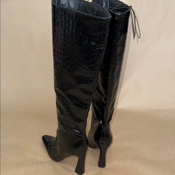 Forever 21 - Black Croc-Embossed Knee-High Boots - Picture 8 of 10